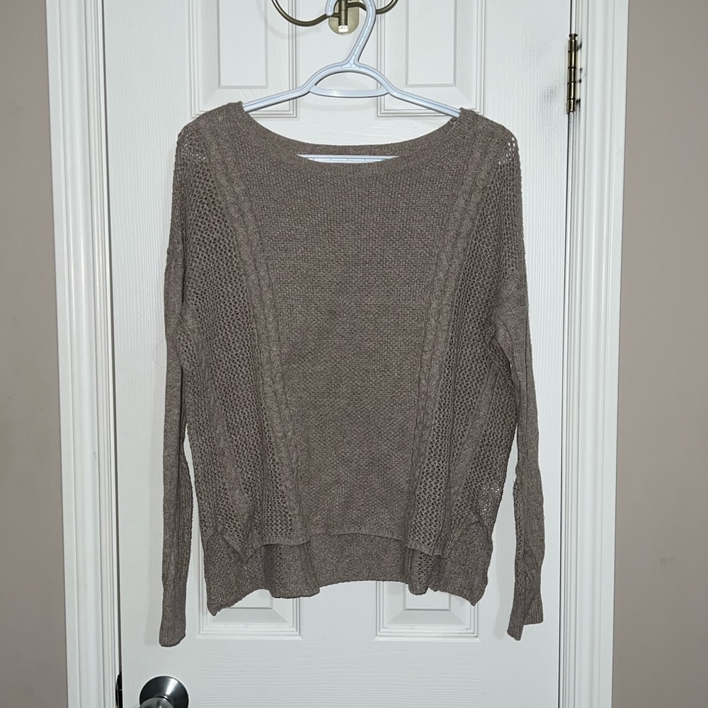 American Eagle Size Medium Beige Sweater